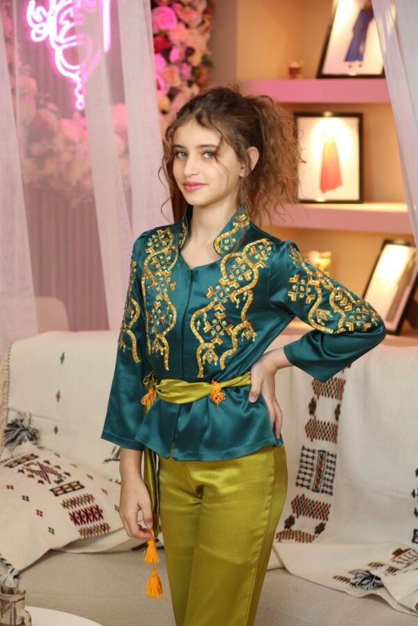 KARAKOU TANNIRTH FILLETTE